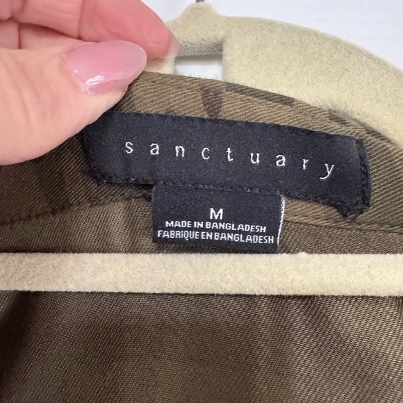 Sanctuary Camouflage Oversized Woman’s button down shirt size M - Picture 3 of 7